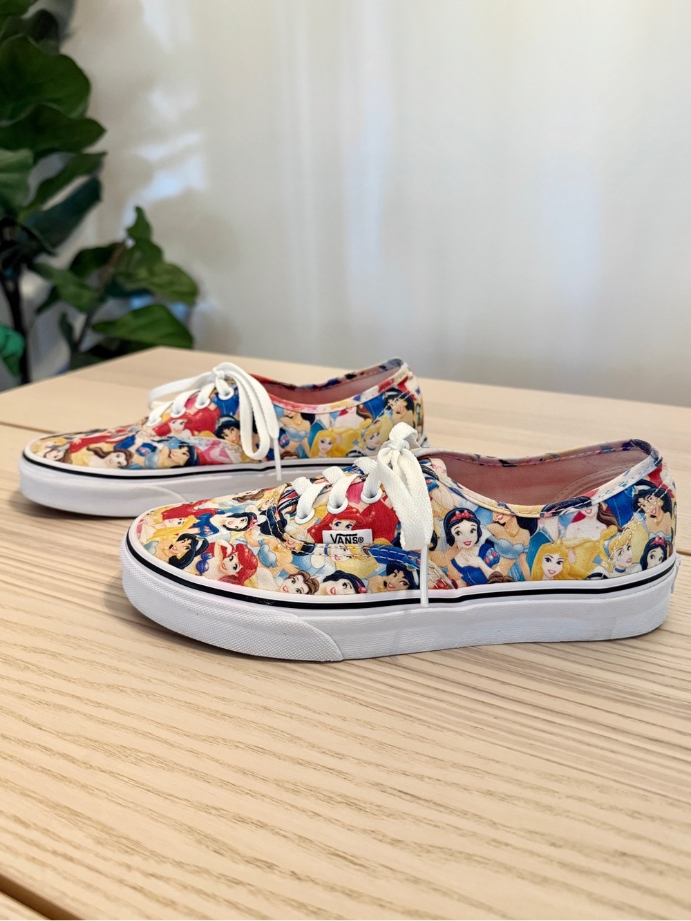 Vans x Disney Authentic Princess Sneakers Women’s 7.5 Rare 2015